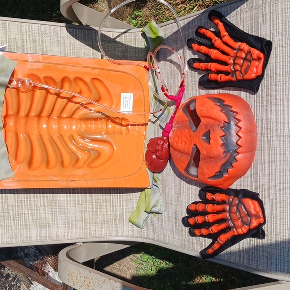 Evil Bleeding Pumpkin Halloween Costume - Picture 2 of 4